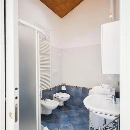 Flats4rent Silvia * Верона